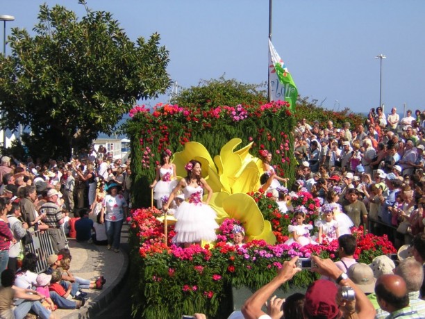 Blumenfest auf Madeira mit Blumenkorso Blumenfest auf Madeira mit Blumenkorso